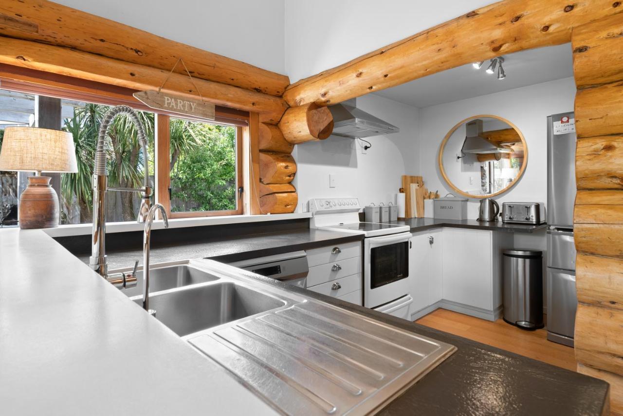The Log House Wanaka Exterior photo