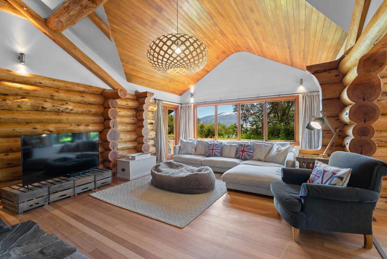 The Log House Wanaka Exterior photo